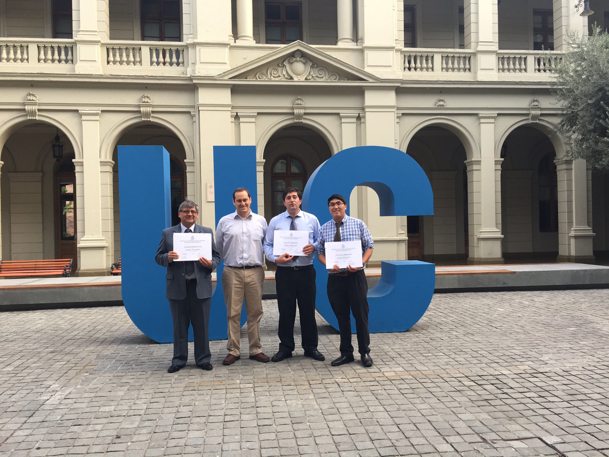 Trabajadores de El Globo se gradúan del diploma de liderazgo laboral